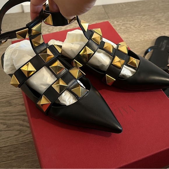 Valentino Roman Stud Flat - Picture 2 of 3